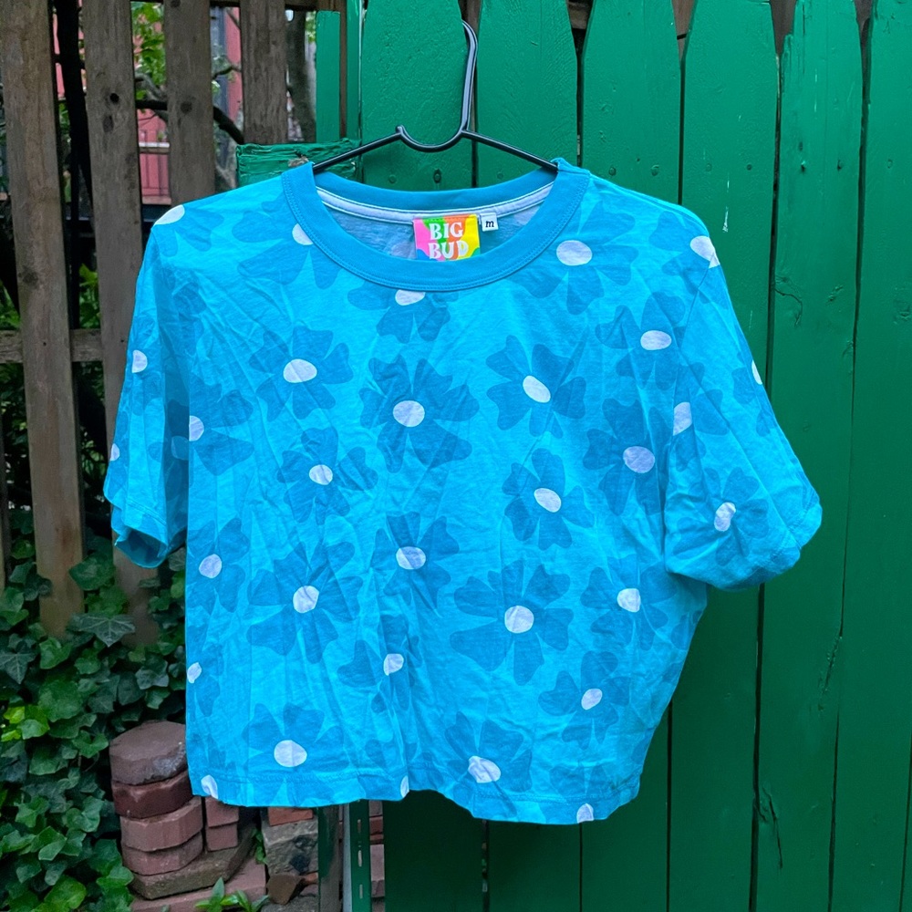 Big Bud Press Cropped Tee in Big Flower Blue